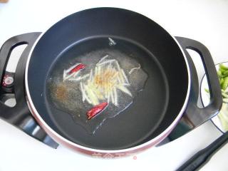 孜然鱿鱼条的做法步骤：4