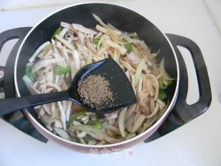 孜然鱿鱼条的做法步骤：7