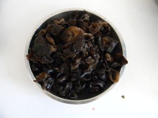 肉片炒木耳的做法步骤：2