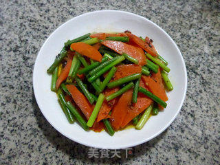 豆豉蒜薹炒胡萝卜的做法步骤：10
