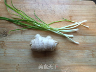 海参鸡汤的做法步骤：2