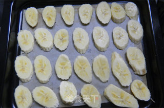 自制健康零食——烤香蕉片的做法步骤：2