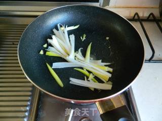 一级棒美味自己试做：海参捞饭的做法步骤：1