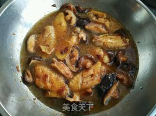 红烧香菇鸡翅的做法步骤：5