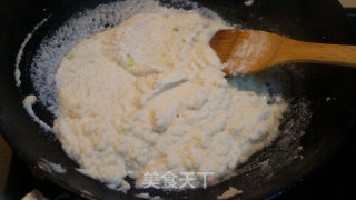 豆腐渣炒芹菜叶的做法步骤：5