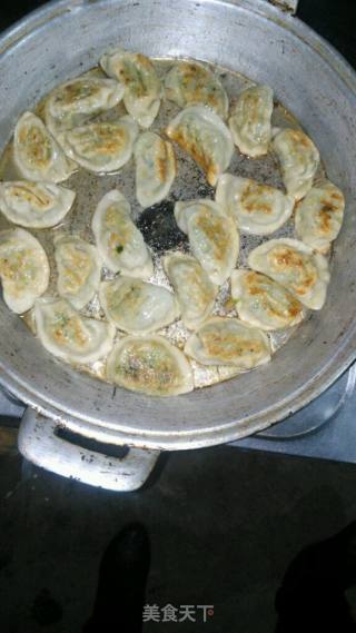 煎饺子的做法步骤：2