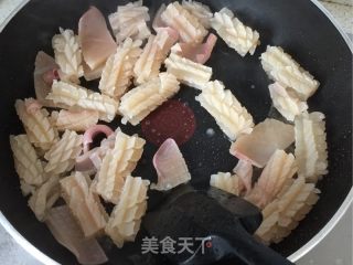 洋葱炒鱿鱼卷的做法步骤：6