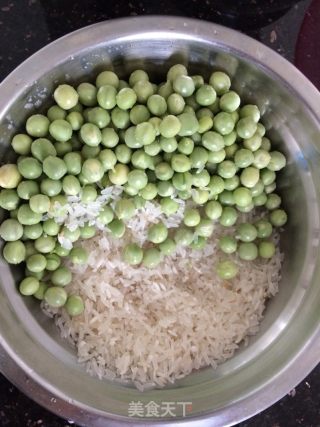 鱿鱼豌豆粥的做法步骤：2