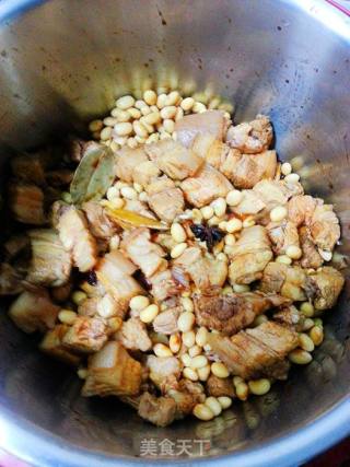 黄豆红烧肉的做法步骤：5