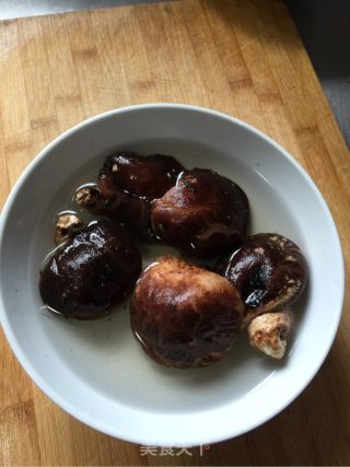 蚝油香菇西兰花的做法步骤：1