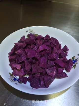 奶香紫薯泥的做法步骤：2