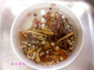 清补凉排骨汤的做法步骤：3