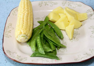 【嫩煎牛排佐杂蔬】：美味牛排的秘密的做法步骤：2