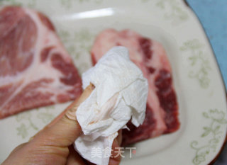 【嫩煎牛排佐杂蔬】：美味牛排的秘密的做法步骤：7