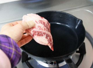 【嫩煎牛排佐杂蔬】：美味牛排的秘密的做法步骤：9