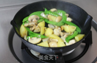 【嫩煎牛排佐杂蔬】：美味牛排的秘密的做法步骤：14