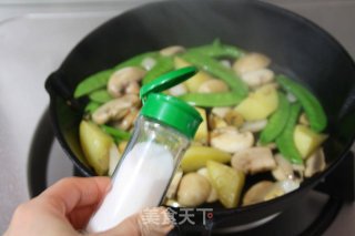 【嫩煎牛排佐杂蔬】：美味牛排的秘密的做法步骤：15