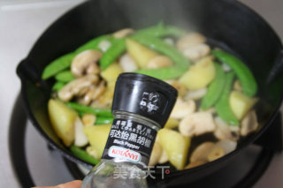 【嫩煎牛排佐杂蔬】：美味牛排的秘密的做法步骤：16