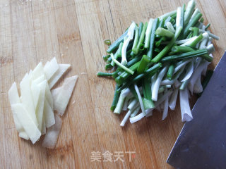 清炒鸡块的做法步骤：1