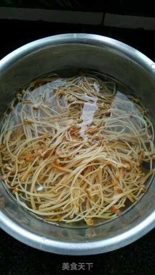 金针菇拌菠菜的做法步骤：2
