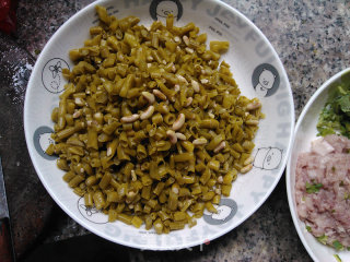 酸豆角炒肉末的做法步骤：2