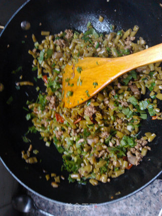 酸豆角炒肉末的做法步骤：8
