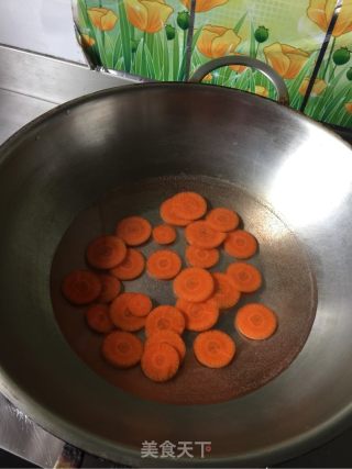 胡萝卜苹果汁的做法步骤：2