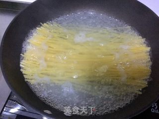 意大利面的做法步骤：1