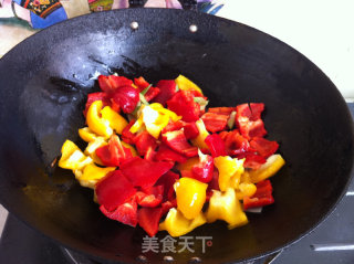 木耳腐竹炒彩椒的做法步骤：5