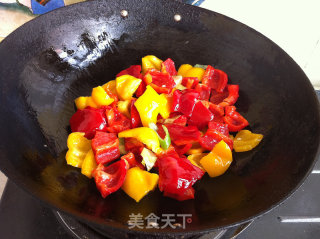 木耳腐竹炒彩椒的做法步骤：6