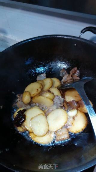 干锅土豆片烧肉的做法步骤：9