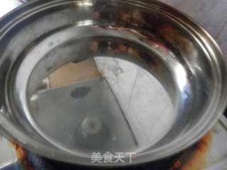 西兰花炒火腿肠的做法步骤：2