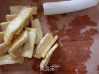 油豆腐炒西兰花的做法步骤：2