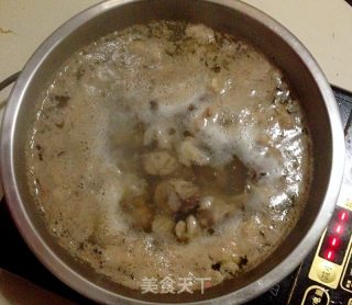 三杯鸡的做法步骤：2