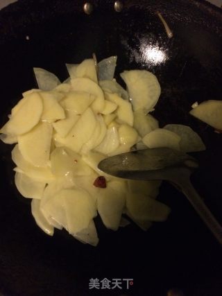 醋溜土豆片的做法步骤：4