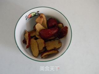 薏米红豆红枣粥的做法步骤：3