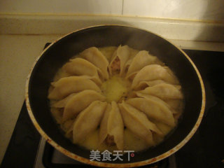 锅贴的做法步骤：7