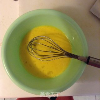 营养鸡蛋饼的做法步骤：2
