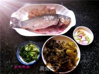 鲫鱼豌豆咸菜煲的做法步骤：5