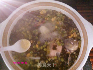 鲫鱼豌豆咸菜煲的做法步骤：15