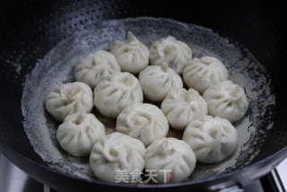 对抗寒冷的高热量——牛肉韭黄煎包的做法步骤：17
