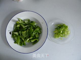 青椒炒鸡蛋的做法步骤：3