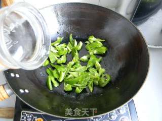 青椒炒鸡蛋的做法步骤：6