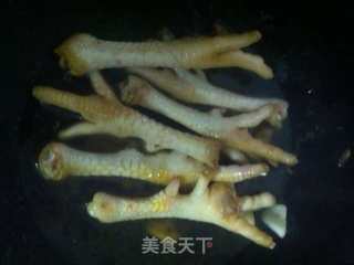 蒜香花生鸡脚的做法步骤：6