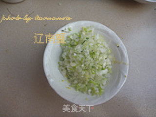 酸汤酥肉元宝饺的做法步骤：4