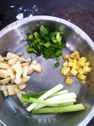 美味鱼头豆腐煲的做法步骤：3