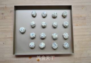【酸奶黑芝麻麻薯面包】不会失败的零难度小点心的做法步骤：4