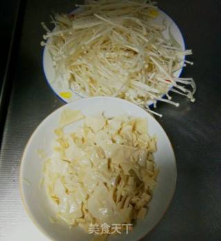 豆腐衣拌金针菇的做法步骤：1