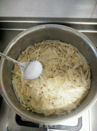豆腐衣拌金针菇的做法步骤：2
