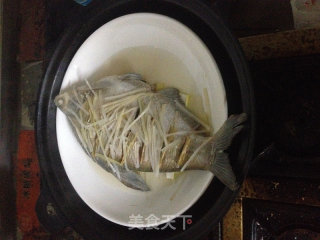 清蒸鲜活鱼的做法步骤：2